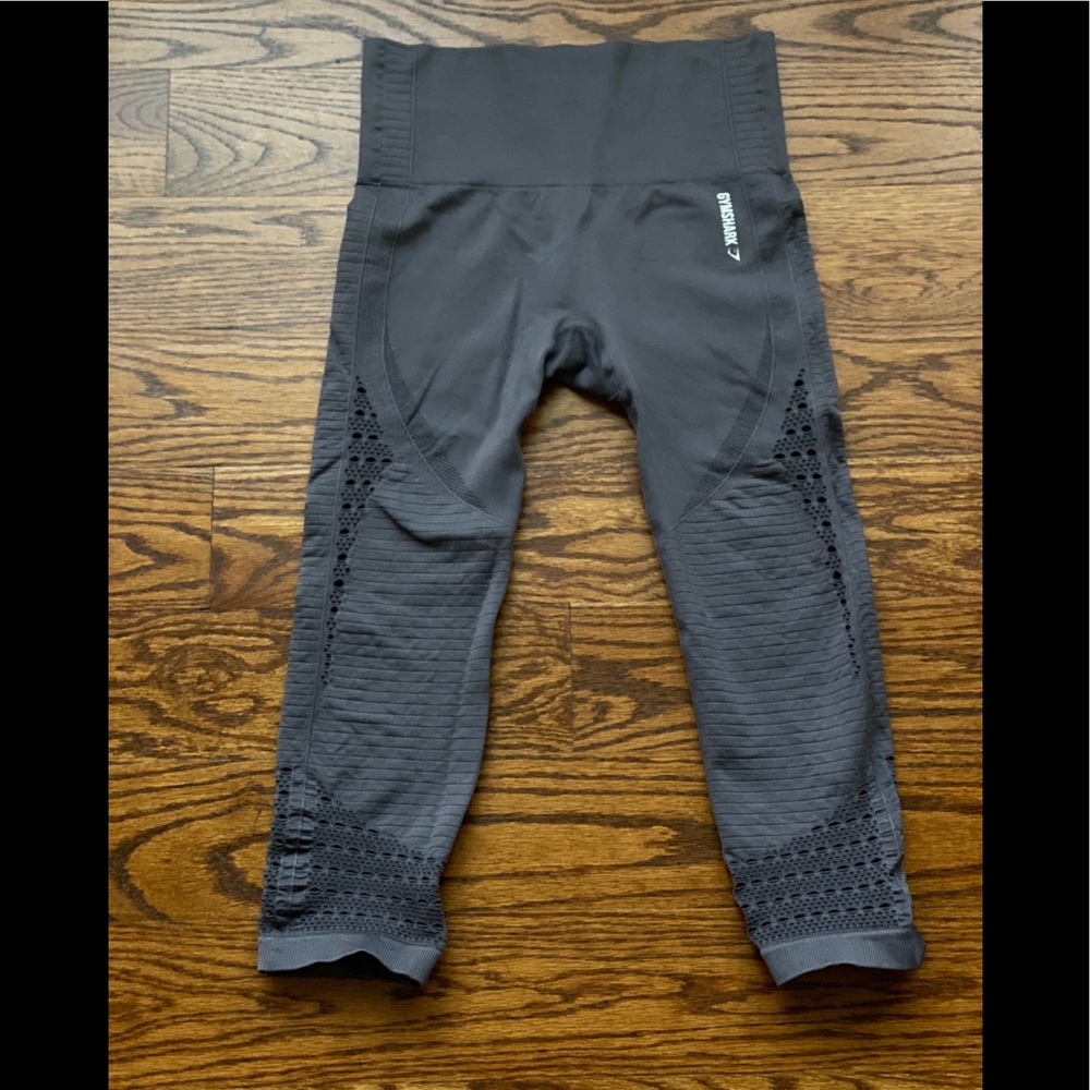 Gymshark cropped leggings size S. Like new!